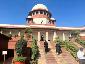 Supreme Court : मोफतच्या योजनांसाठी सरकारकडे पैसे आहेत, पण वेतन द्यायला नाही; सुप्रीम कोर्ट सुनावले